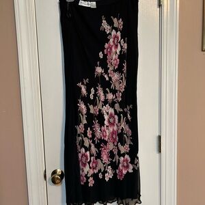 Dressbarn Vintage Black Maxi Skirt with Pink and White Floral Pattern